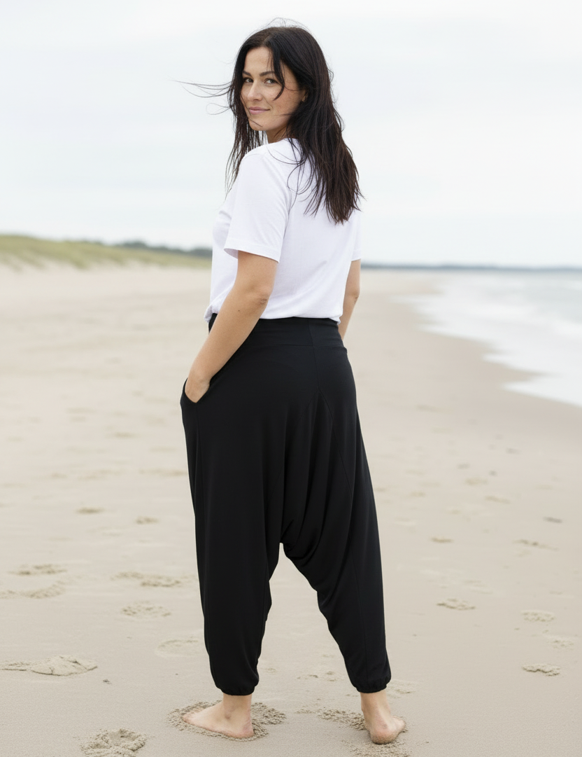 Tre-kvarts bakifrån, tittar tillbaka